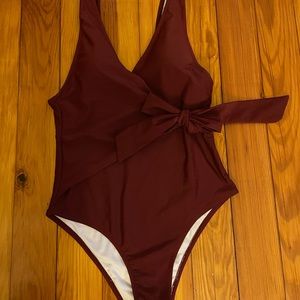 Cupshe wine red one piece swimsuit size small